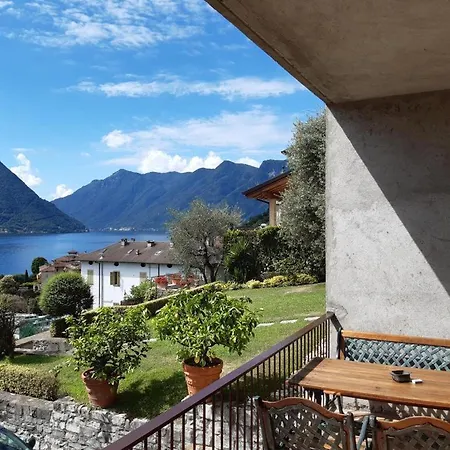 Big With View And Two Bedrooms Appartement Sala Comacina