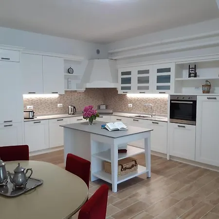 Daire Big With View And Two Bedrooms Sala Comacina