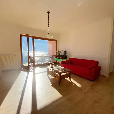 Big With View And Two Bedrooms Lägenhet Sala Comacina
