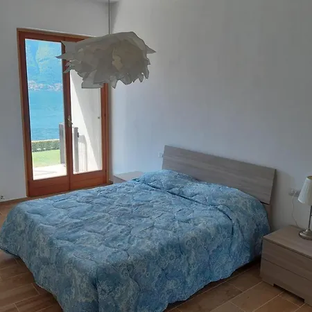 Big With View And Two Bedrooms Sala Comacina